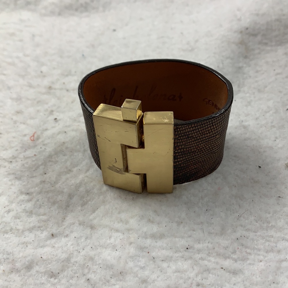 leighelena Wide Cognac lizard jigsaw cuff‎